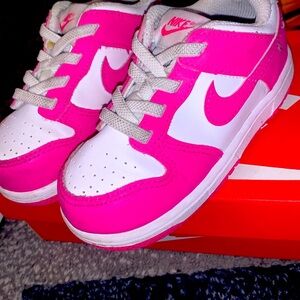 Toddler used shoes 8c